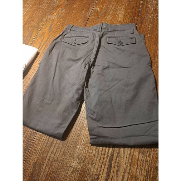 New 8M Lee Comfort Fit Grey Shorts Sinfully Soft with No Gap Waistband w Pockets - Picture 3 of 3